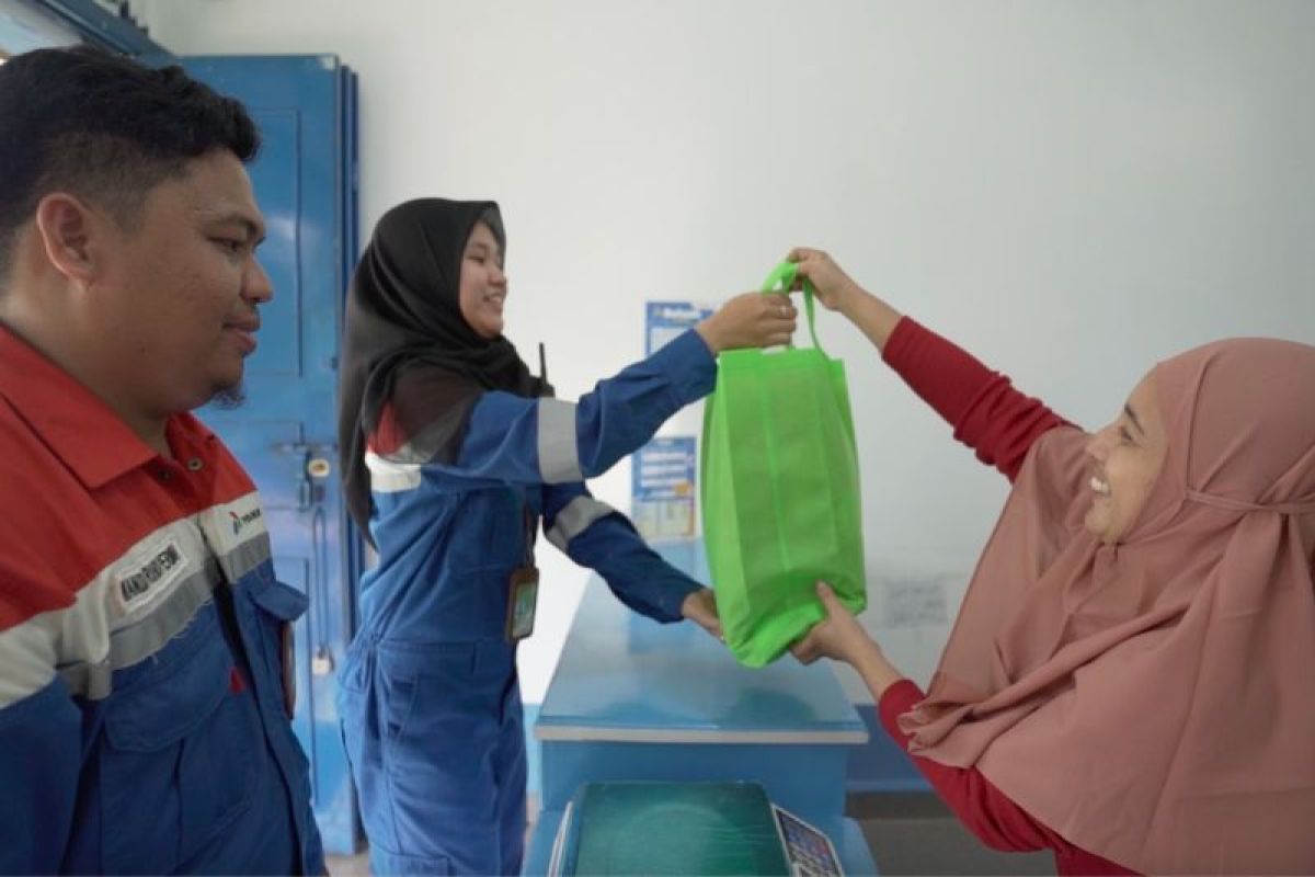 Kilang Pertamina gagas acara “green laundry” bagi nelayan Dumai