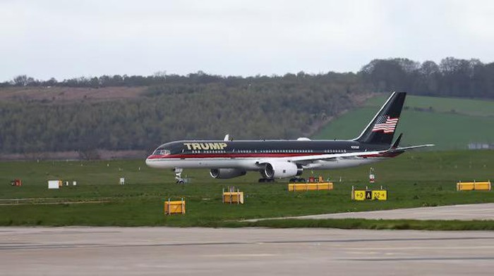 Jet Pribadi Trump Tabrakan dengan Pesawat Lain pada Bandara Florida