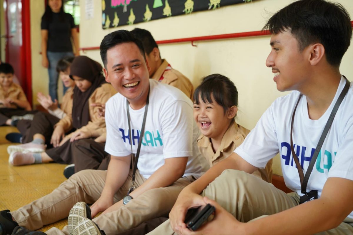Milenial PNM berbagi asa bersatu siswa SLB Rawinala rayakan HUT Ke-25