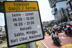 Daftar 26 ruas jalan pada Ibukota Indonesi yang dimaksud yang disebutkan berlaku ganjil genap
